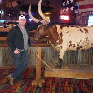 Meet your Posher, Dustin